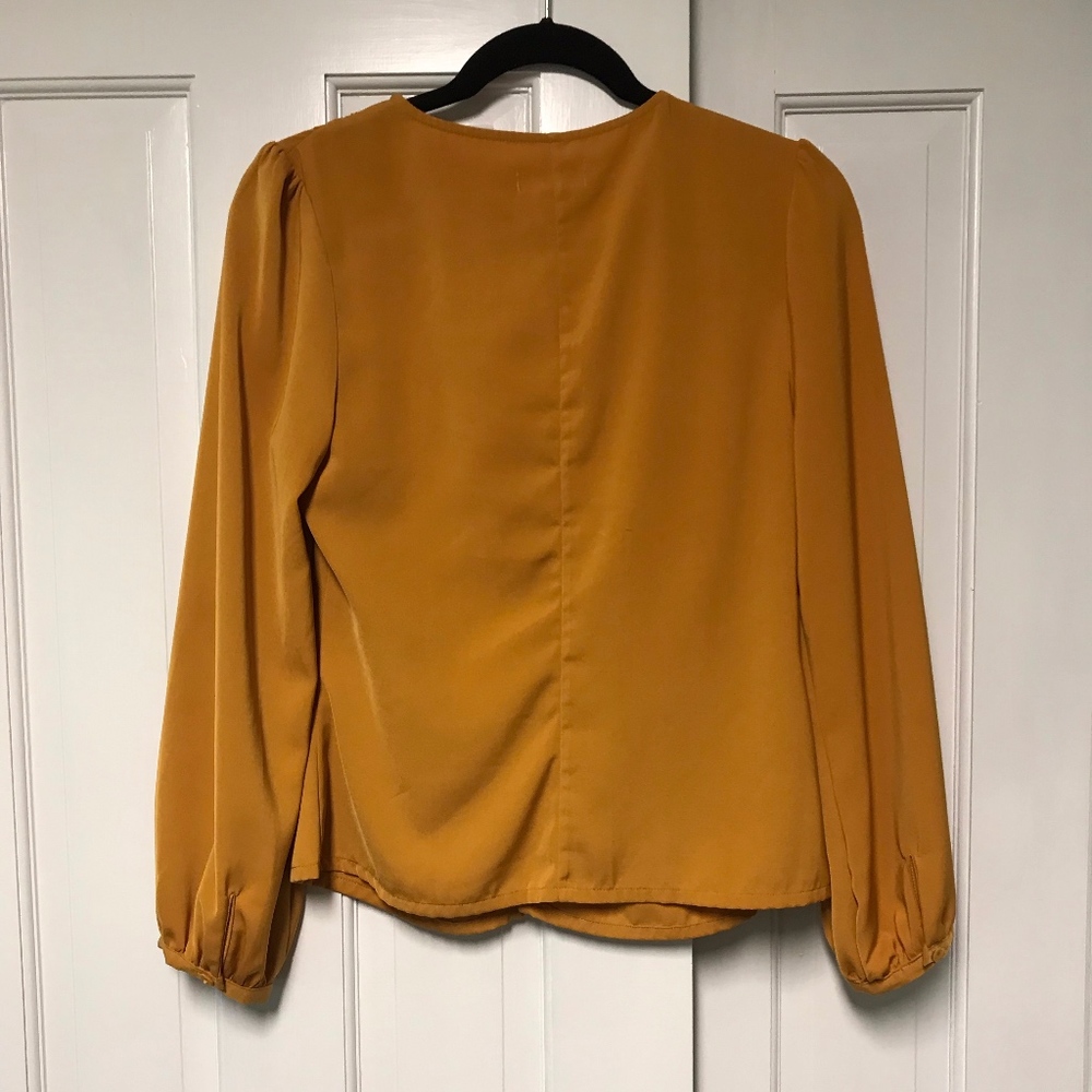 Gold Open Front Blouse - Picture 4 of 4